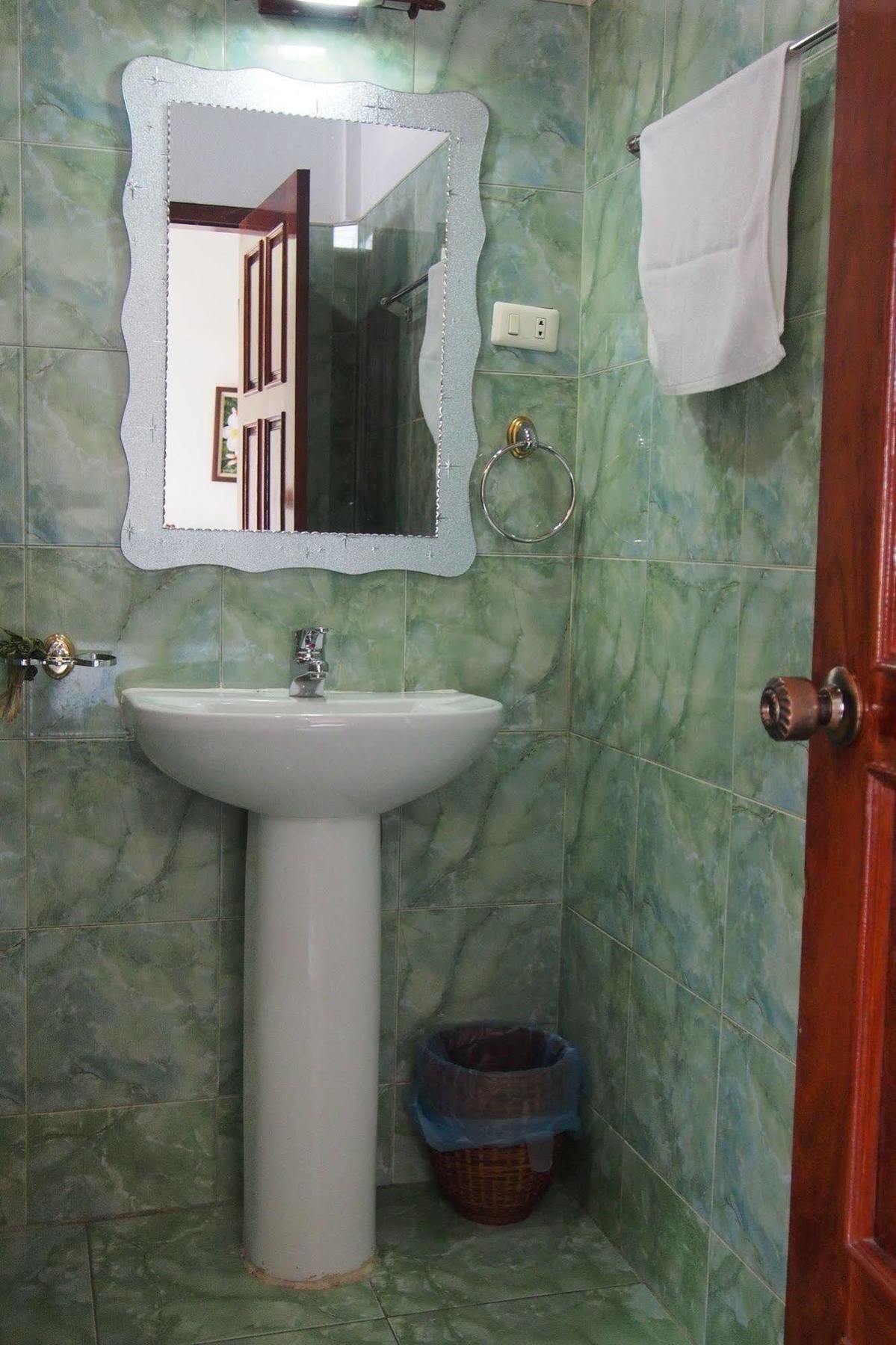 Lalco Ar Hotel Ban Nongdouang Exteriör bild
