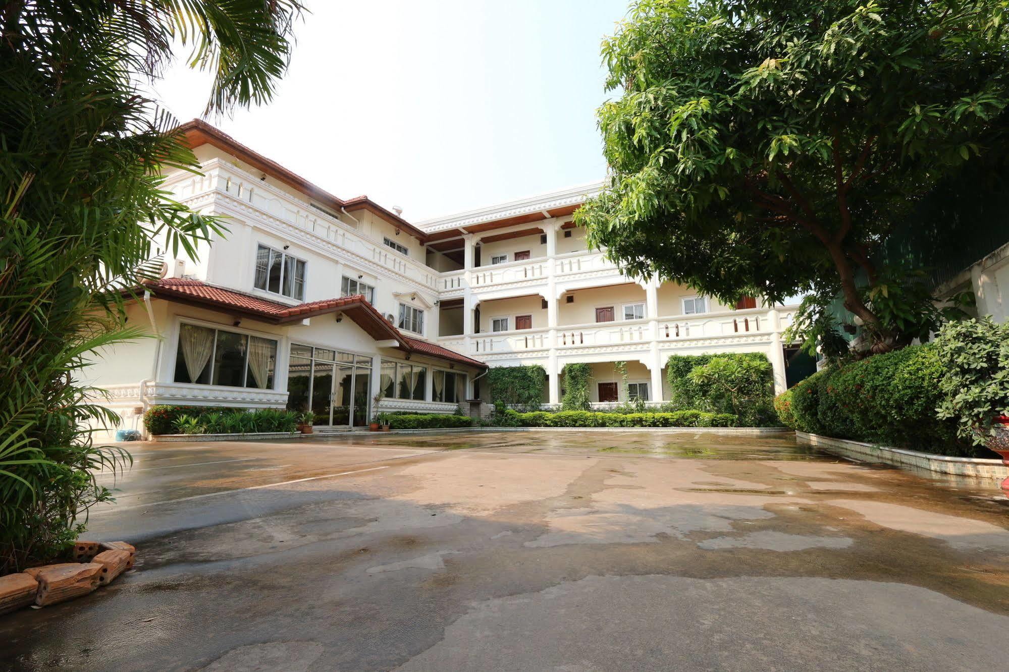 Lalco Ar Hotel Ban Nongdouang Exteriör bild